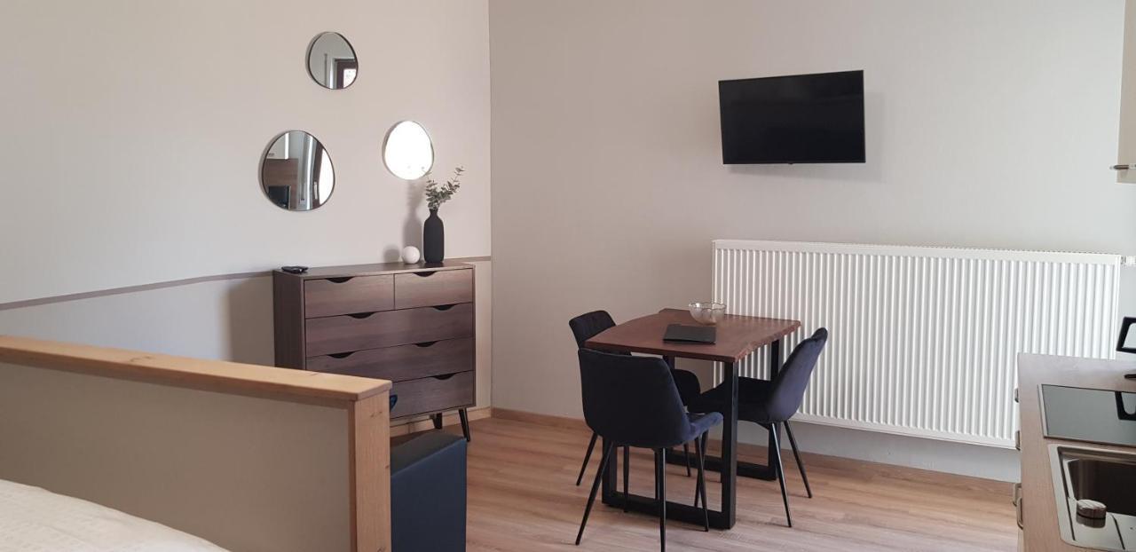 שוואנדורף אין ביירן Boardinghouse Marktplatz מראה חיצוני תמונה