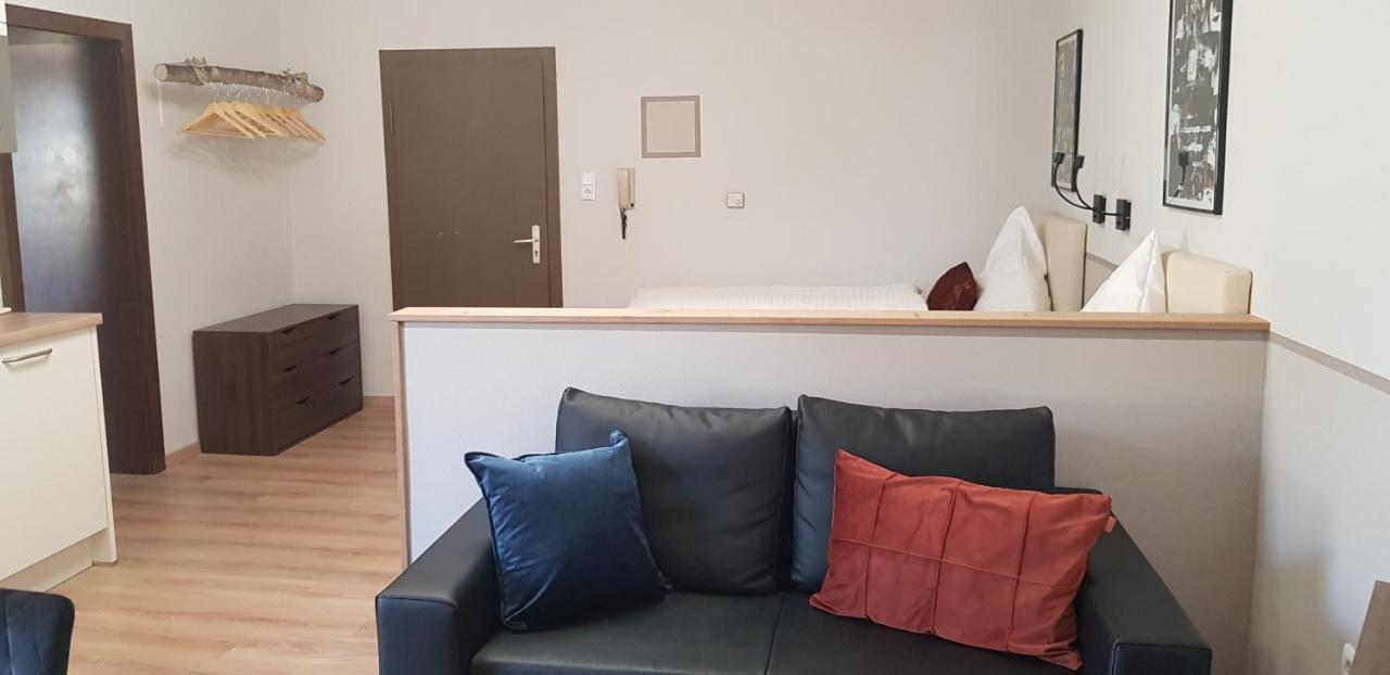 שוואנדורף אין ביירן Boardinghouse Marktplatz מראה חיצוני תמונה